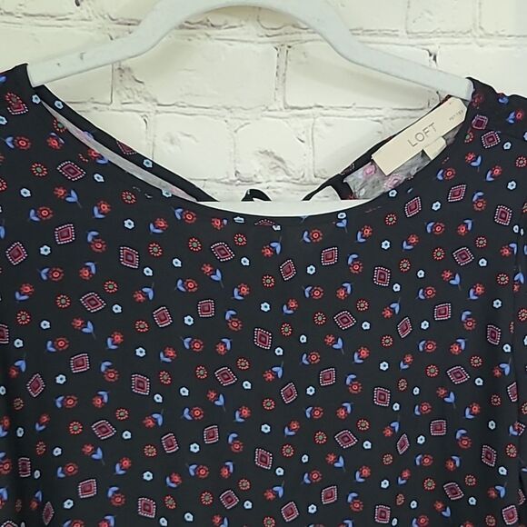 LOFT Petite Black Geo Floral Bell Sleeve Mixed Media Top Women's Blouse XSP - Picture 3 of 14